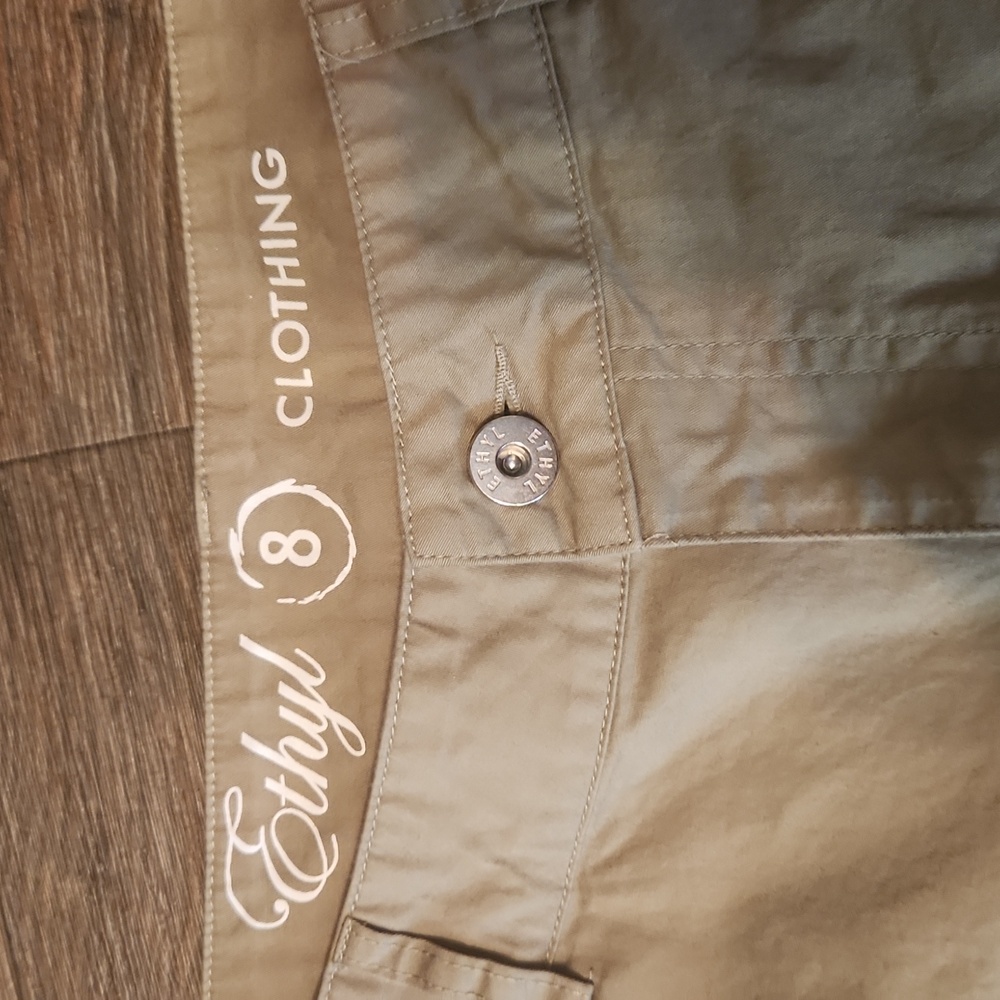 Ethyl Clothing Capris - Size 8 - Picture 2 of 12